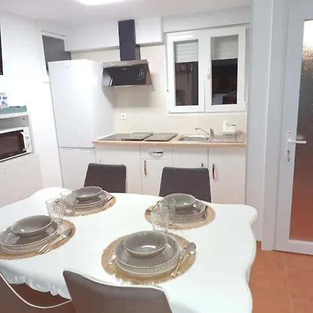 Casa Raposeira بيت للعطل *